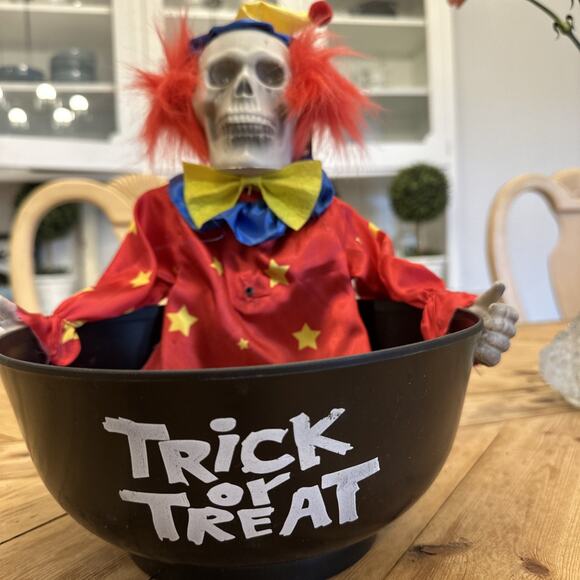 Skeleton Clown Animated Talking Moving Halloween Creepy Trick r Treat Candy Bowl - Picture 3 of 12